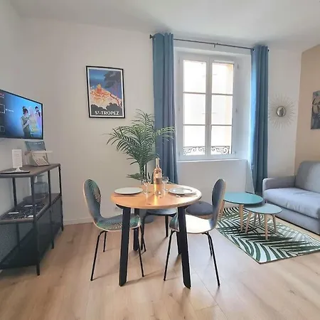 Appartamento Chic - Climatise - 2 Pas Du Port - Place Aux Herbes *