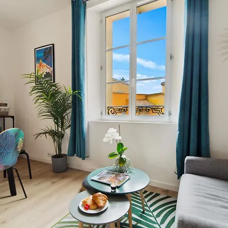 Apartment Chic - Climatise - 2 Pas Du Port - Place Aux Herbes Saint-Tropez