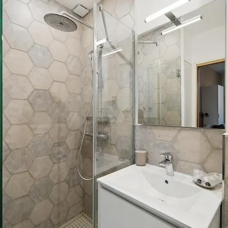 Apartamento Chic - Climatisé - 2 Pas Du Port - Place Aux Herbes
